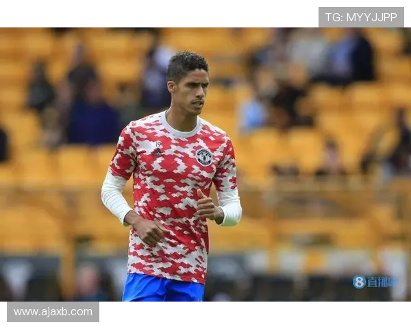 小乔丹季前赛无球队签约训练之余担任孩子私人司机的生活分享